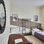 Cattaneo 65 - 3 Bedrooms, 5 Minutes From And Station - Parking شقة *