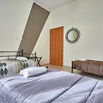 Cattaneo 65 - 3 Bedrooms, 5 Minutes From And Station - Parking *