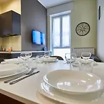 Cattaneo 65 - 3 Bedrooms, 5 Minutes From And Station - Parking ليكو