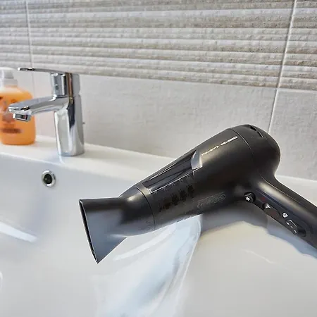 Cattaneo 65 3 Bedrooms 5 Minutes From And Station W Parking * 莱科