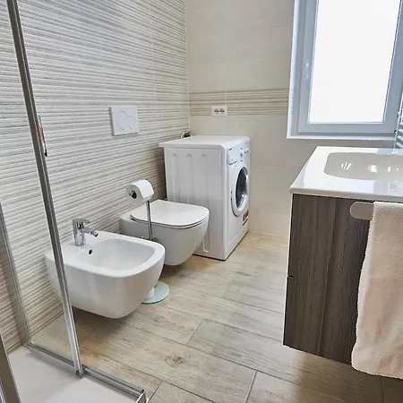 公寓 Cattaneo 65 - 3 Bedrooms, 5 Minutes From And Station - Parking
