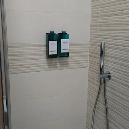 Cattaneo 65 3 Bedrooms 5 Minutes From And Station W Parking 莱科