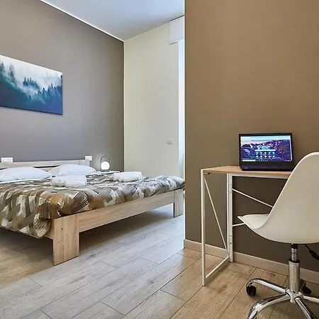 Cattaneo 65 - 3 Bedrooms, 5 Minutes From And Station - Parking * Lecco