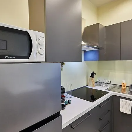 Cattaneo 65 - 3 Bedrooms, 5 Minutes From And Station - Parking Lecco