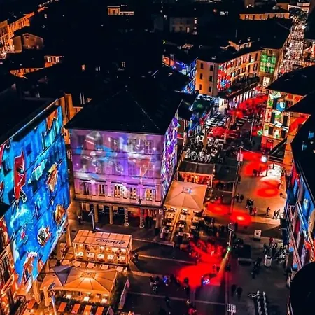 Cattaneo 65 3 Bedrooms 5 Minutes From And Station W Parking Apartament