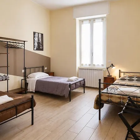 Cattaneo 65 - 3 Bedrooms, 5 Minutes From And Station - Parking 公寓 莱科