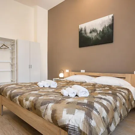 Cattaneo 65 - 3 Bedrooms, 5 Minutes From And Station - Parking * 莱科