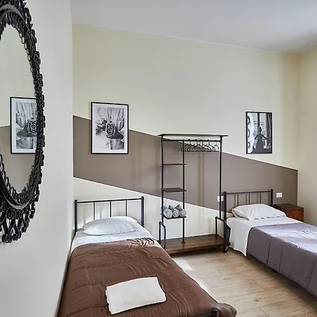Cattaneo 65 - 3 Bedrooms, 5 Minutes From And Station - Parking Apartamento *