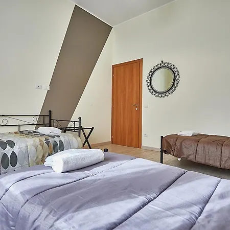 Cattaneo 65 3 Bedrooms 5 Minutes From And Station W Parking *