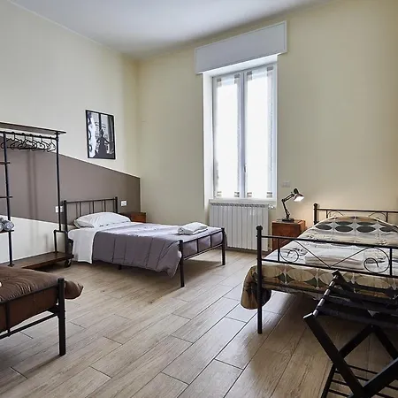 Cattaneo 65 - 3 Bedrooms, 5 Minutes From And Station - Parking