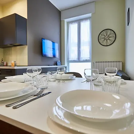 Cattaneo 65 - 3 Bedrooms, 5 Minutes From And Station - Parking Lecco