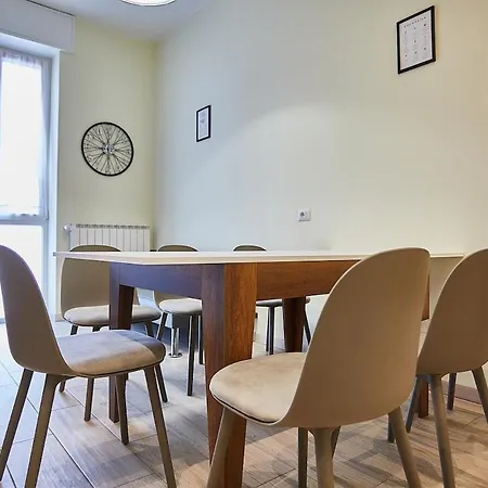 Apartamento Cattaneo 65 - 3 Bedrooms, 5 Minutes From And Station - Parking