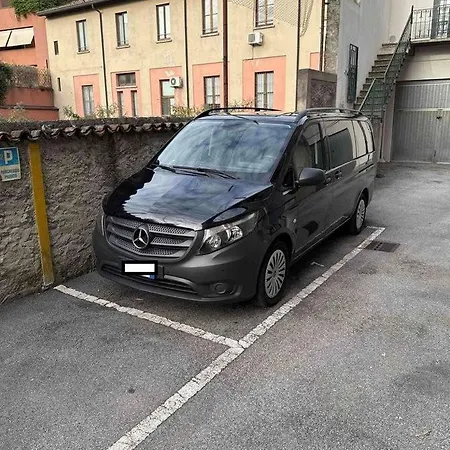 Cattaneo 65 - 3 Bedrooms, 5 Minutes From And Station - Parking Apartamento Lecco